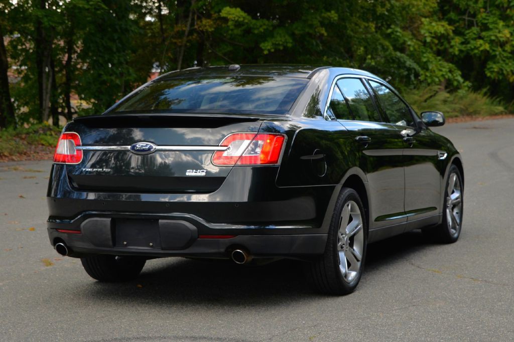 2010 Ford Taurus Image 11