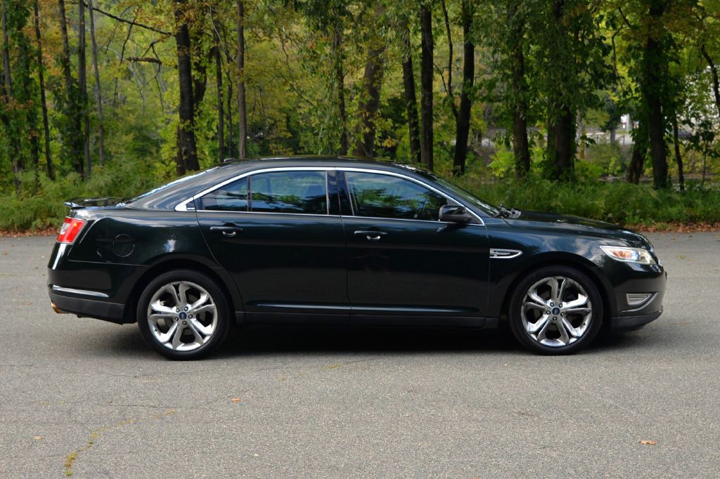 2010 Ford Taurus Image 13