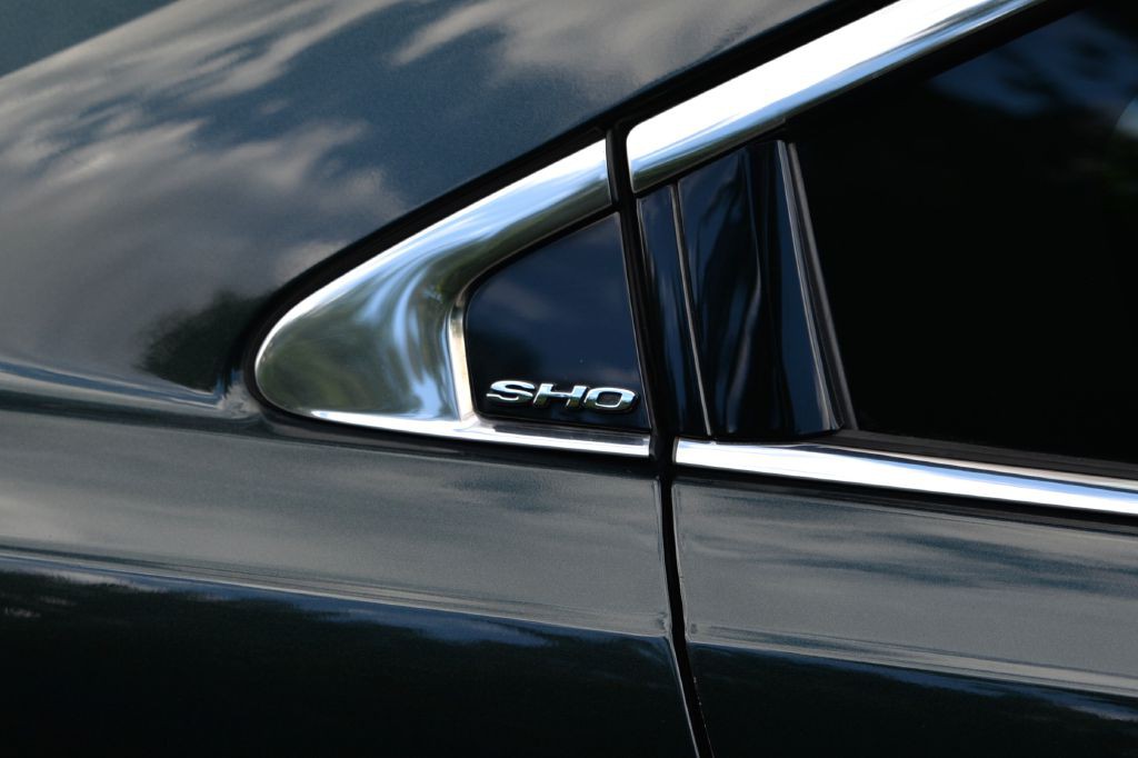 2010 Ford Taurus Image 16