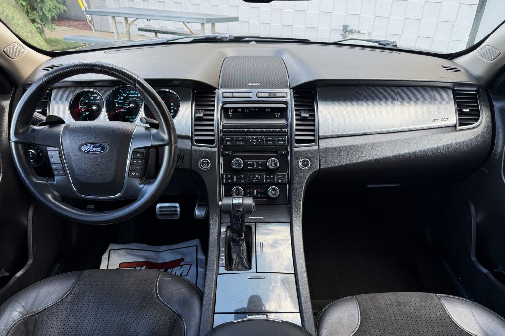 2010 Ford Taurus Image 18