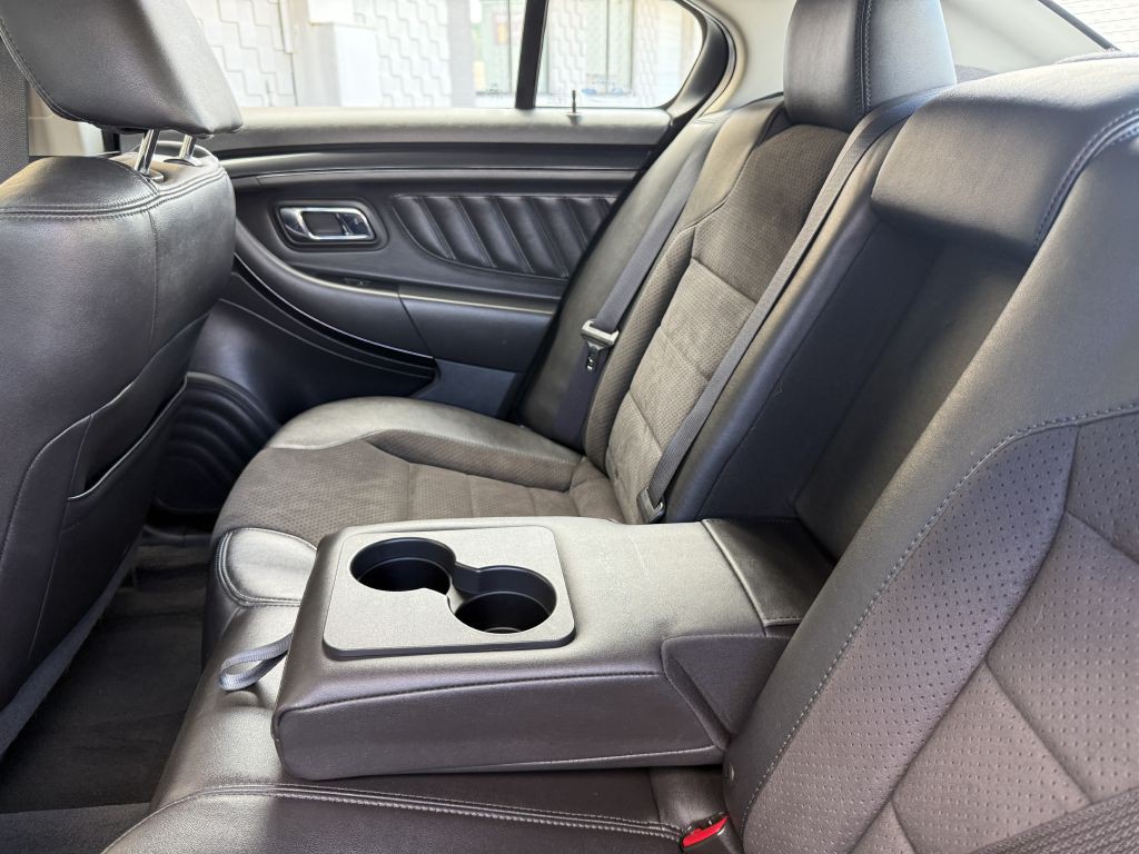 2010 Ford Taurus Image 28