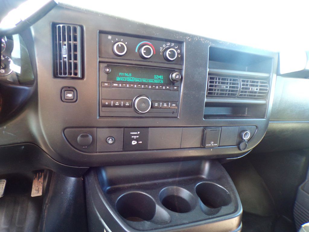 2018 Chevrolet Express Image 7