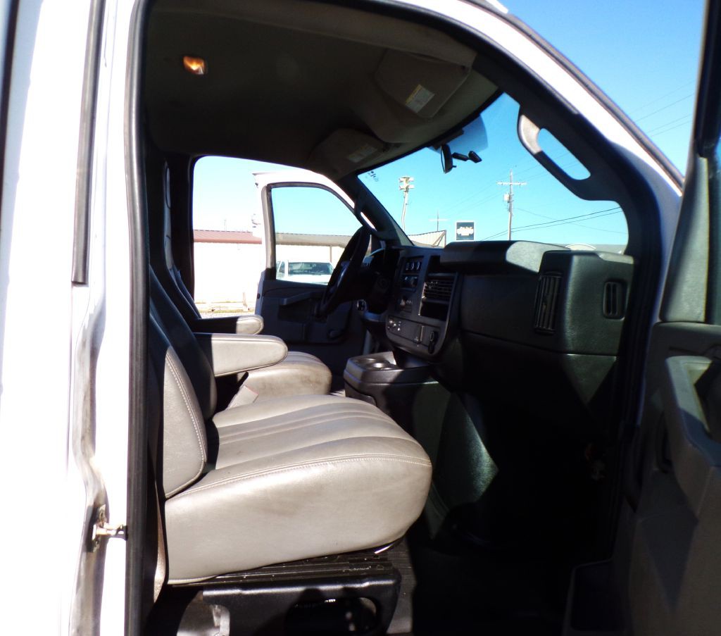 2018 Chevrolet Express Image 8