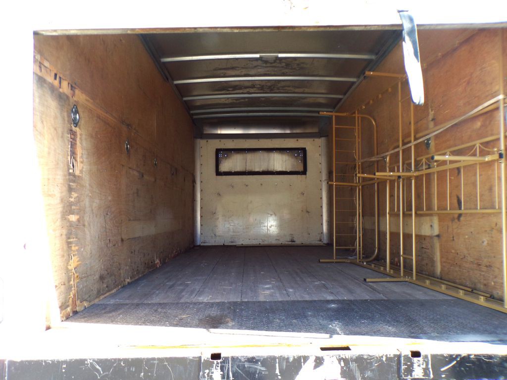 2018 Chevrolet Express Image 9