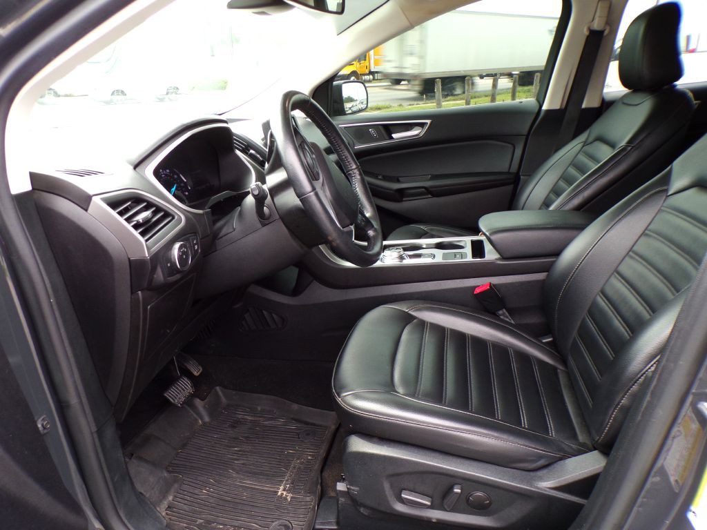 2021 Ford Edge Image 5