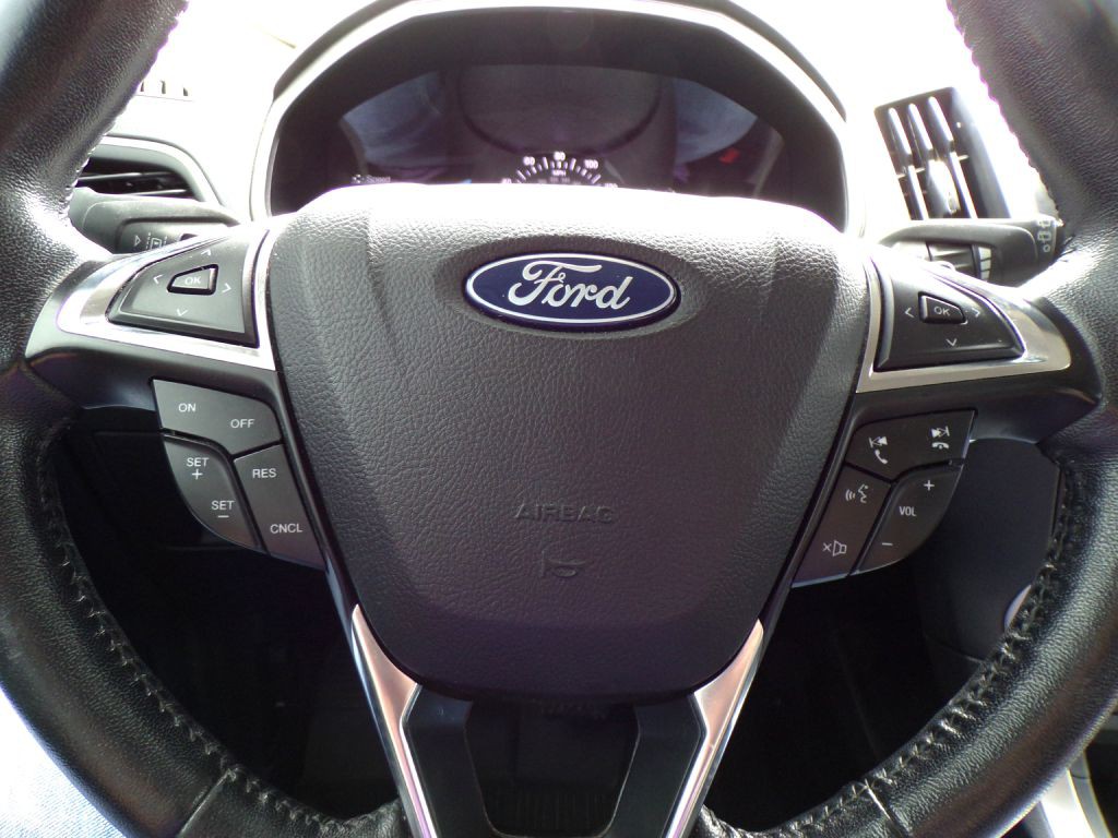2021 Ford Edge Image 9