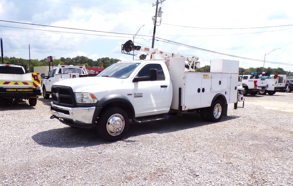 2017 RAM 5500 Image 2