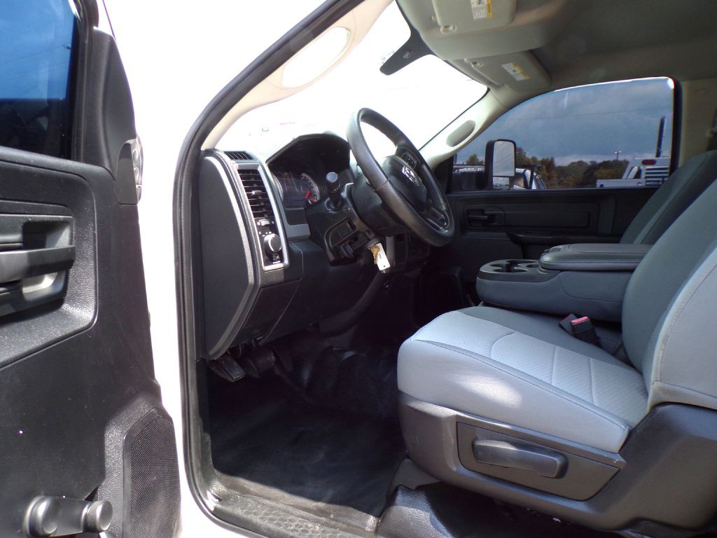 2017 RAM 5500 Image 8