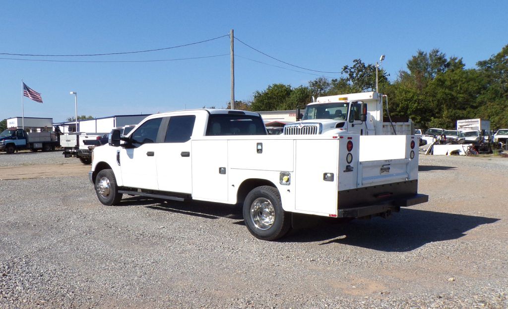 2017 Ford F-350 Image 2