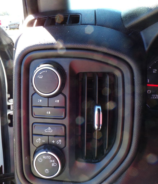 2020 Chevrolet Silverado 1500 Image 11