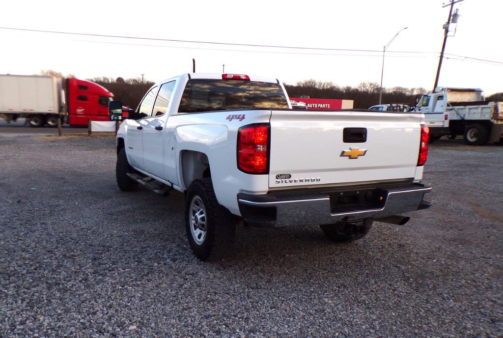2019 Chevrolet Silverado 1500 Image 2