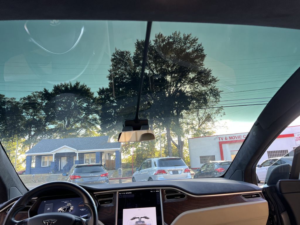 2016 Tesla Model X Image 9