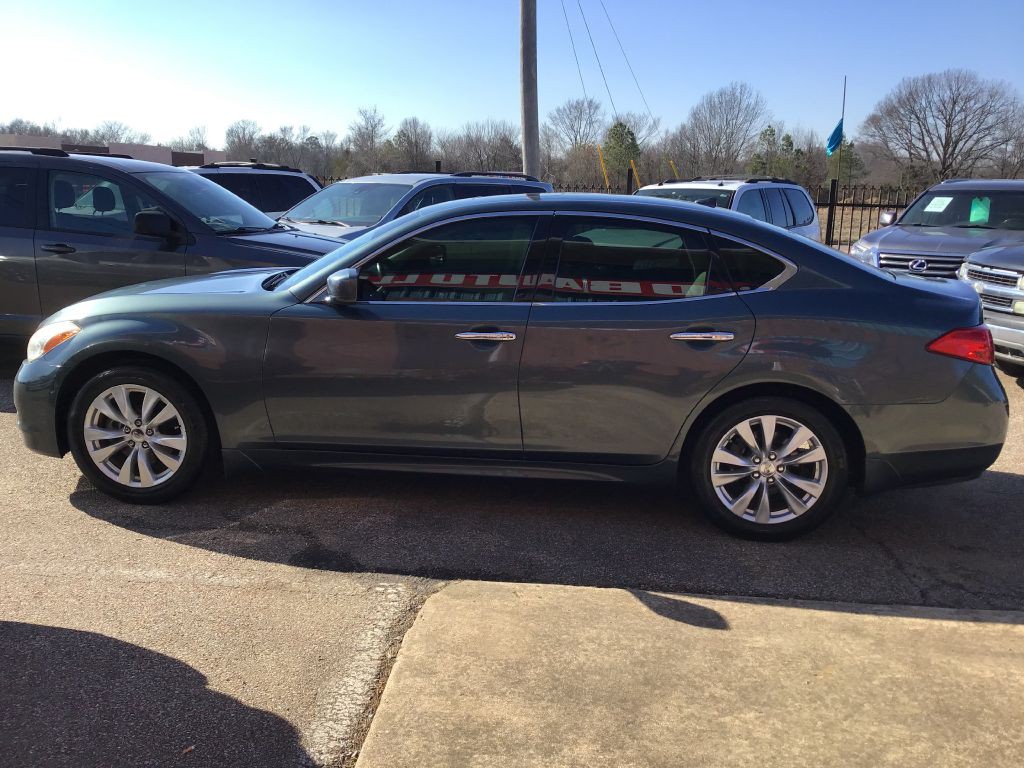 2011 INFINITI M37 Image 1
