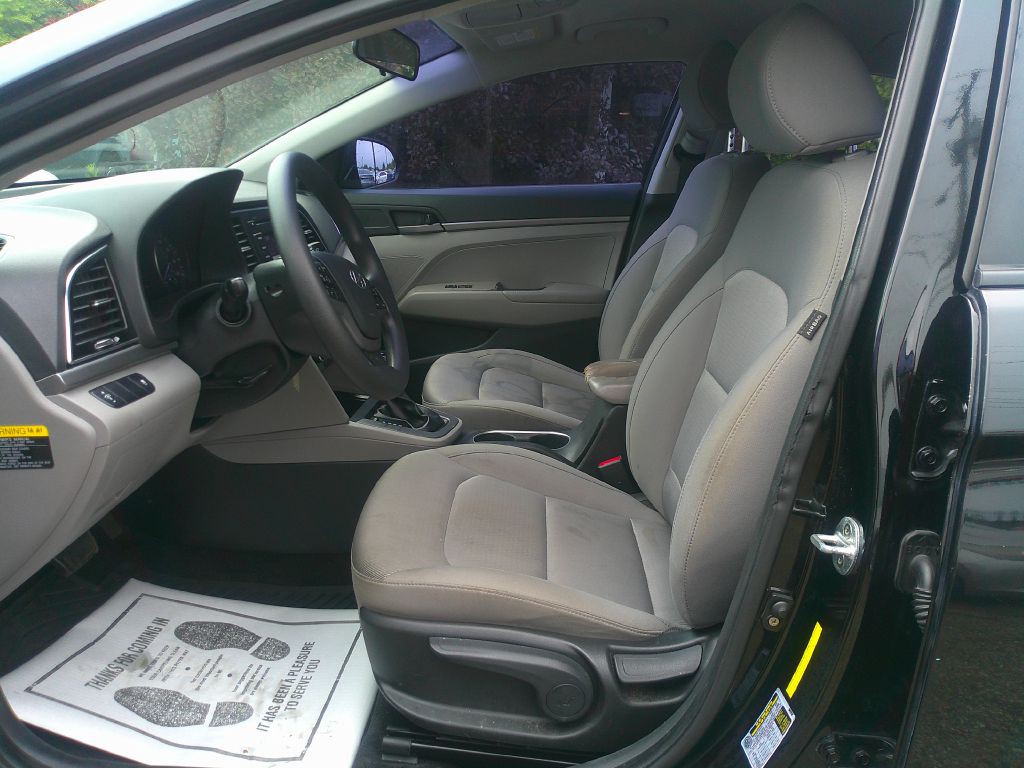2017 Hyundai Elantra Image 5