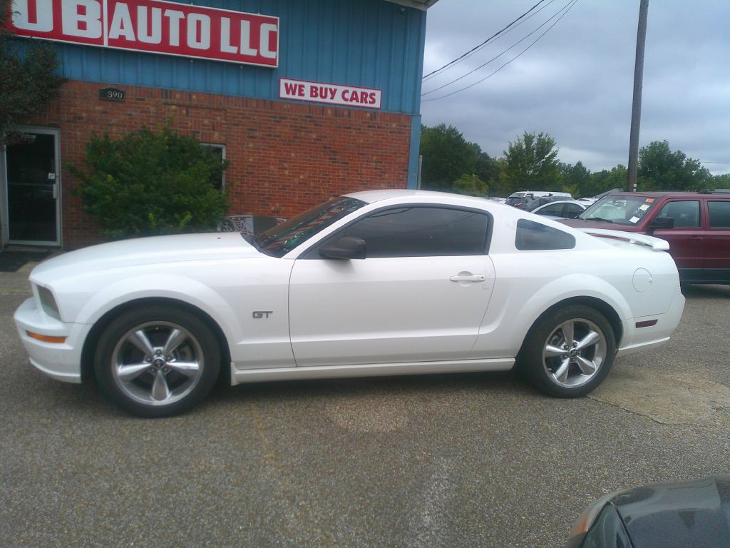 2006 Ford Mustang Image 2