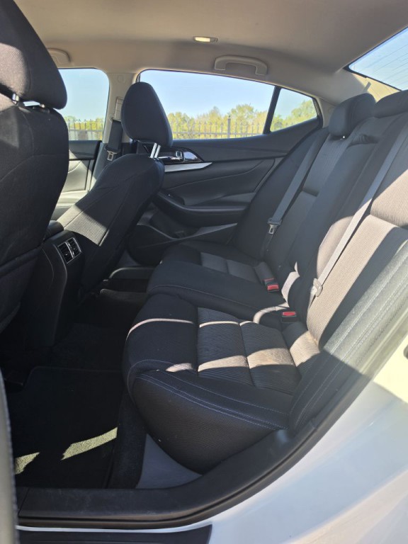 2016 Nissan Maxima Image 10