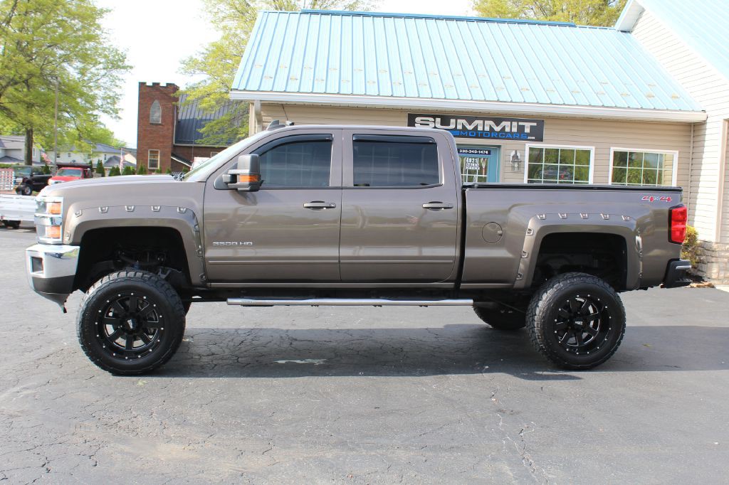 2015 Chevrolet Silverado 1500 Image 2