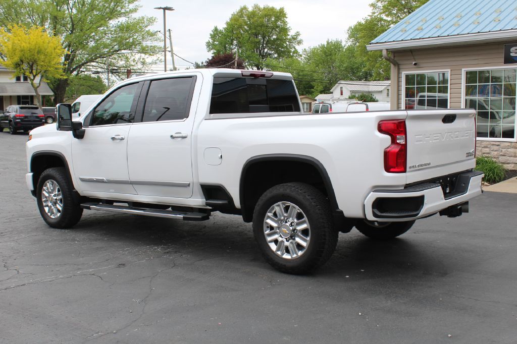 2024 Chevrolet 3500 High Ctry Image 3