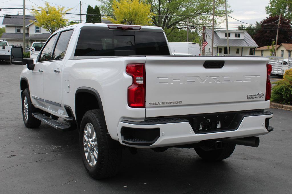 2024 Chevrolet 3500 High Ctry Image 4