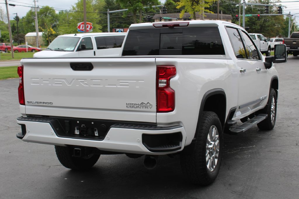 2024 Chevrolet 3500 High Ctry Image 6
