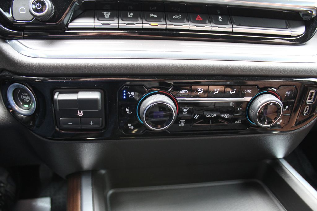 2024 Chevrolet 3500 High Ctry Image 19
