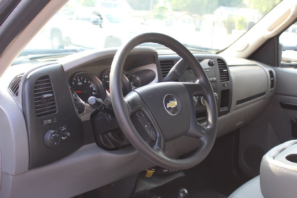 2010 Chevrolet Silverado 1500 Image 13