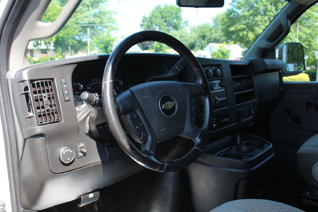2021 Chevrolet Express Image 13