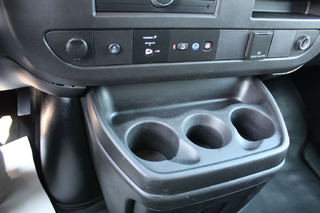 2021 Chevrolet Express Image 17