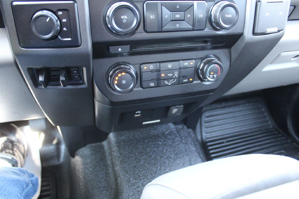 2017 Ford F-350 Image 16