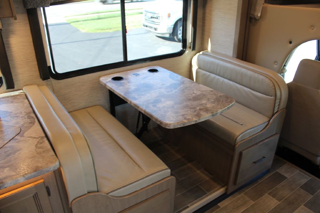 2022 Ford Econoline Image 16