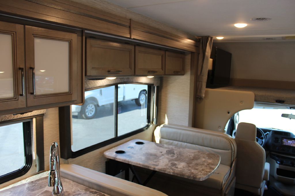 2022 Ford Econoline Image 38