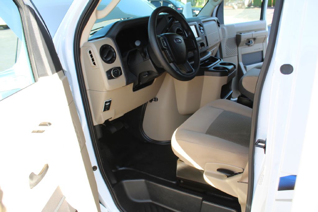 2022 Ford Econoline Image 54