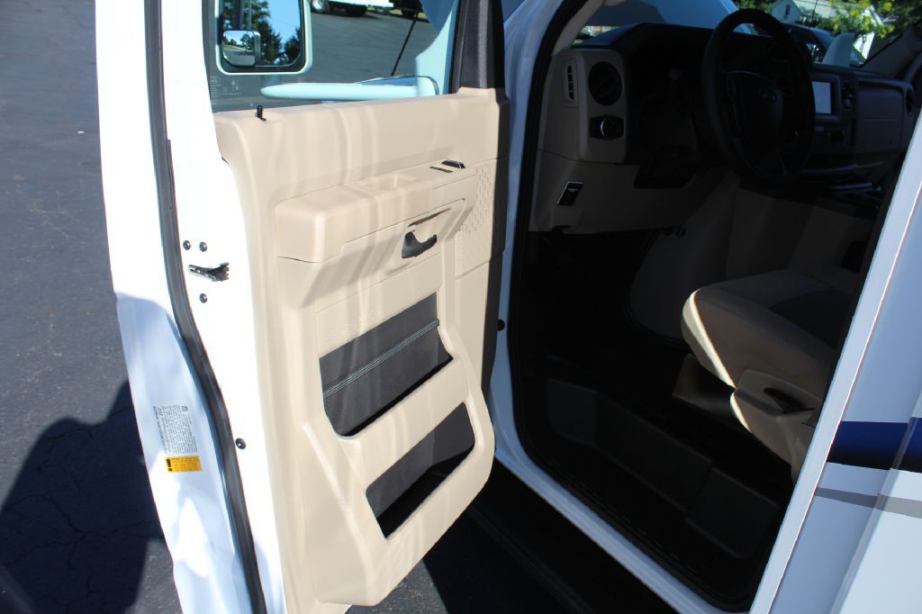 2022 Ford Econoline Image 55