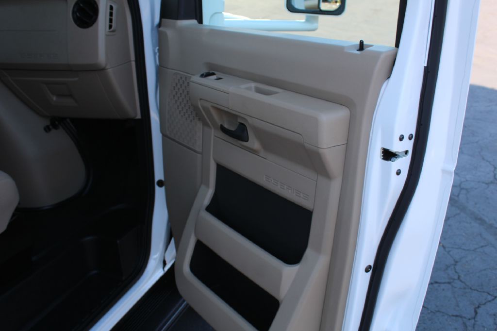 2022 Ford Econoline Image 63