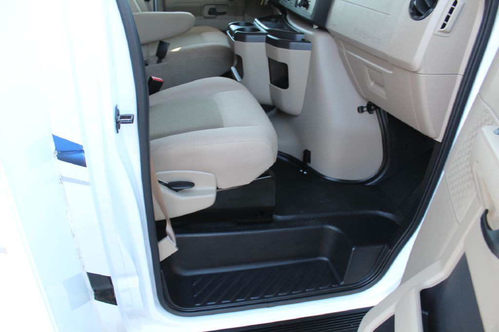 2022 Ford Econoline Image 64