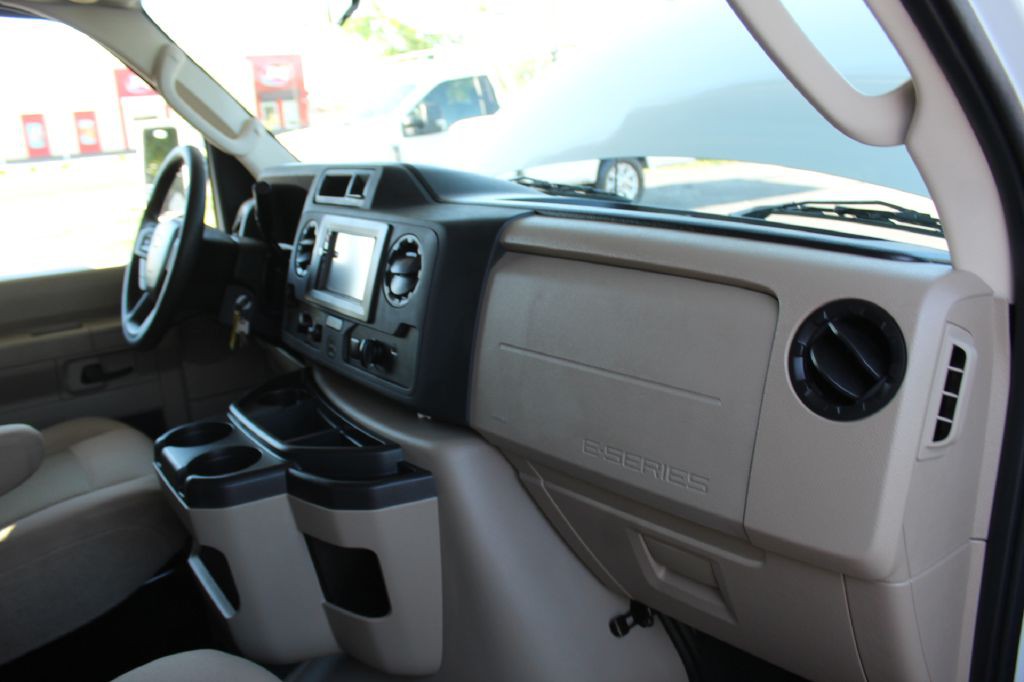 2022 Ford Econoline Image 65
