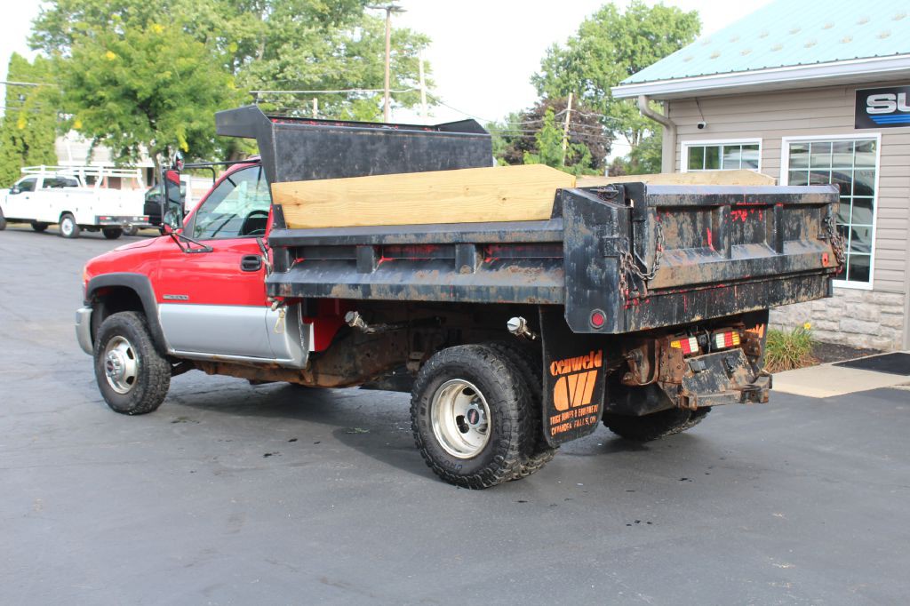 2005 GMC Sierra Image 3