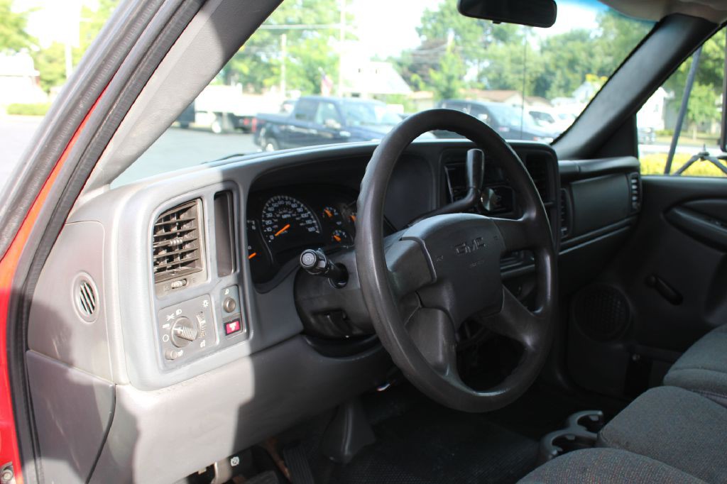 2005 GMC Sierra Image 13