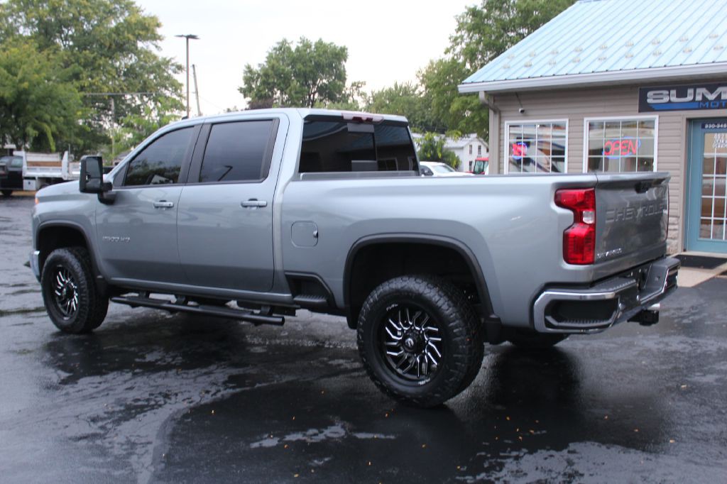 2024 Chevrolet Silverado 2500 Image 3