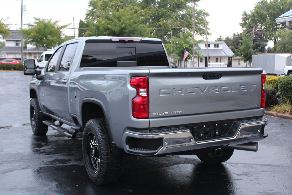 2024 Chevrolet Silverado 2500 Image 4