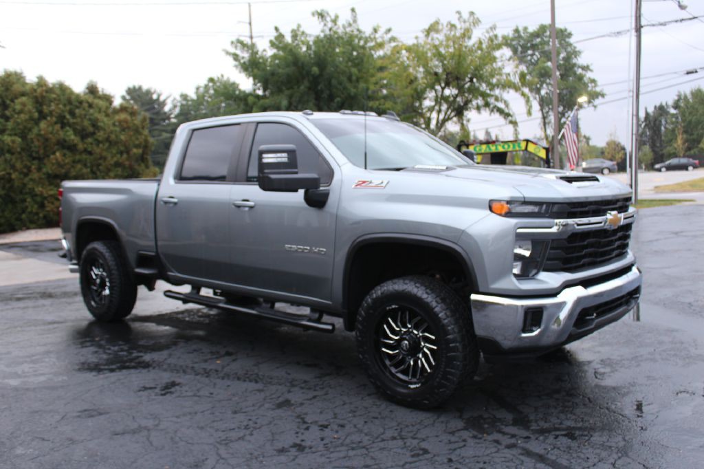 2024 Chevrolet Silverado 2500 Image 9