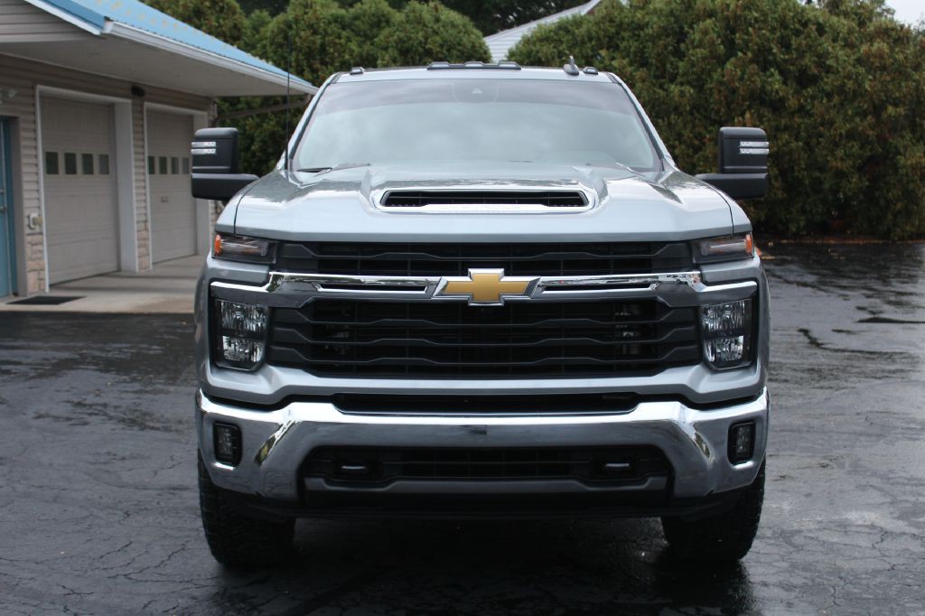 2024 Chevrolet Silverado 2500 Image 11