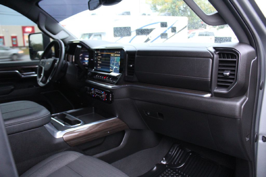 2024 Chevrolet Silverado 2500 Image 22