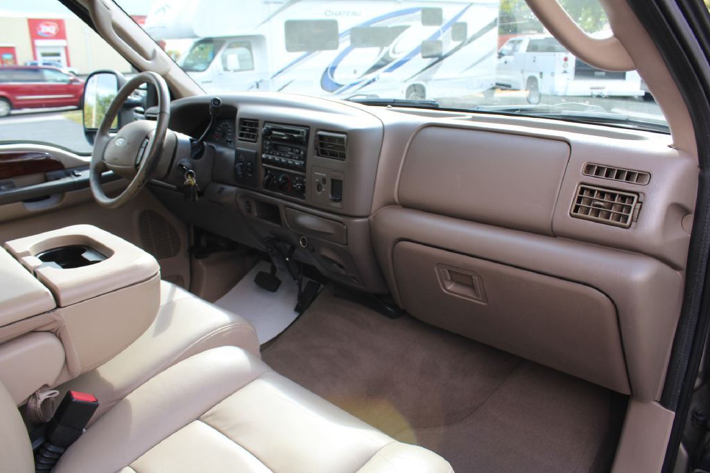 2003 Ford F-250 Image 25