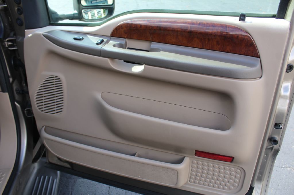 2003 Ford F-250 Image 28