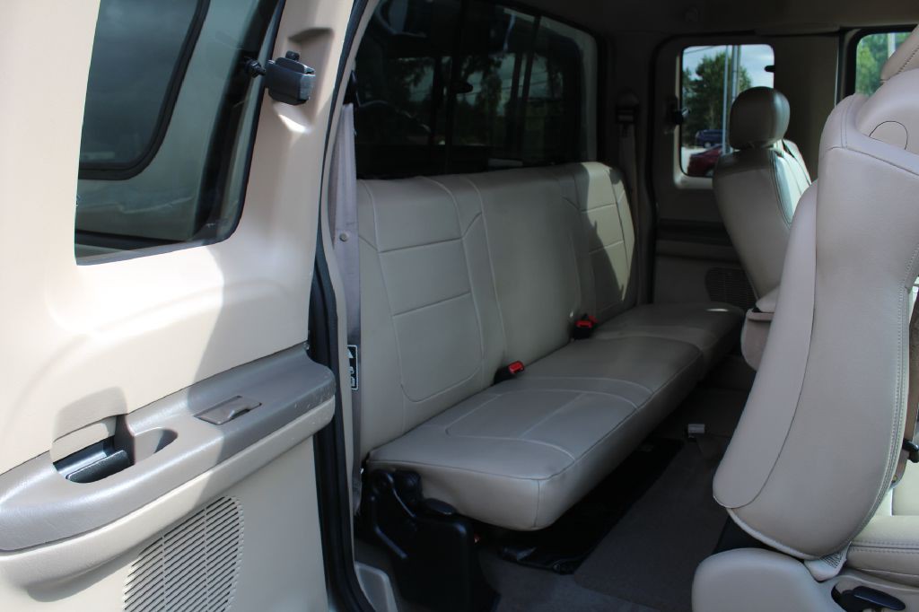 2003 Ford F-250 Image 29