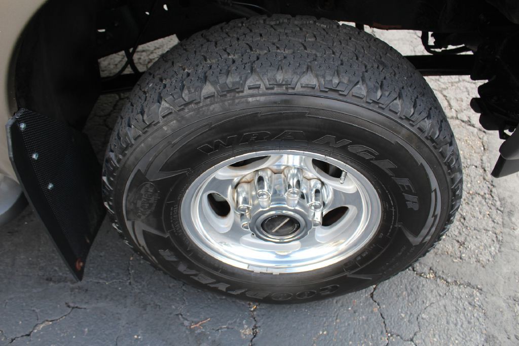 2003 Ford F-250 Image 35