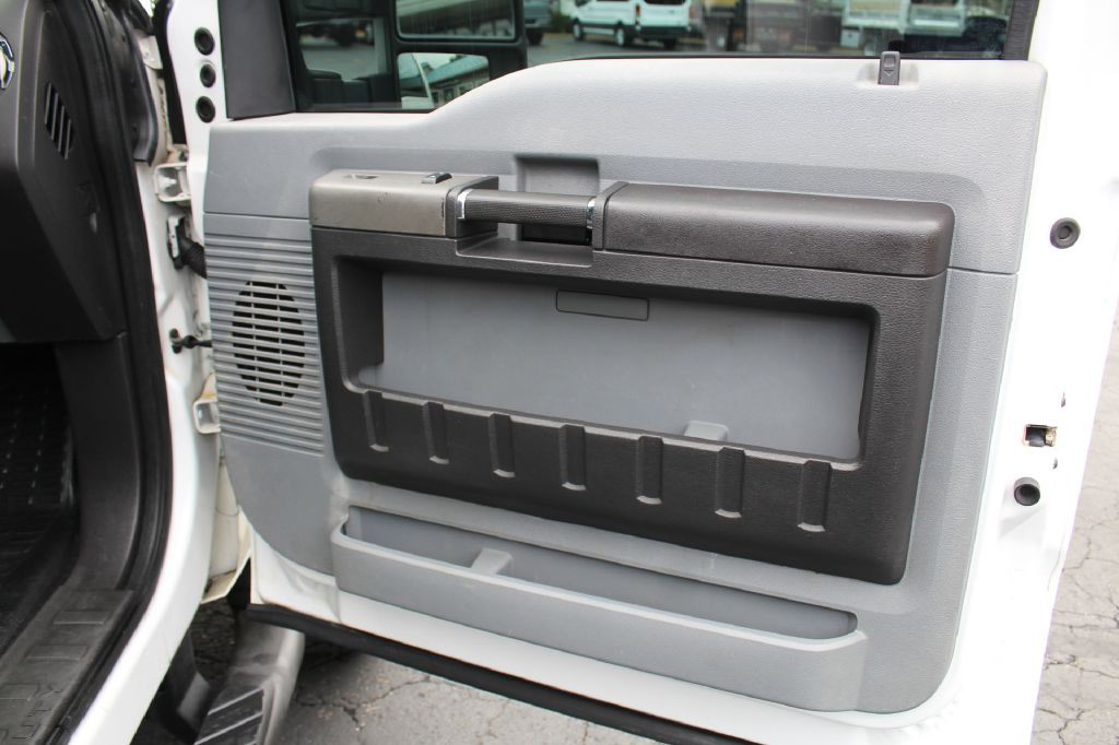 2014 Ford F-350 Image 24