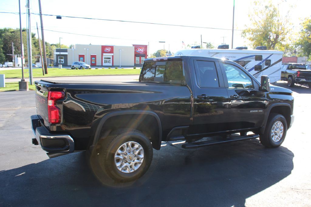 2024 Chevrolet Silverado 2500 Image 7