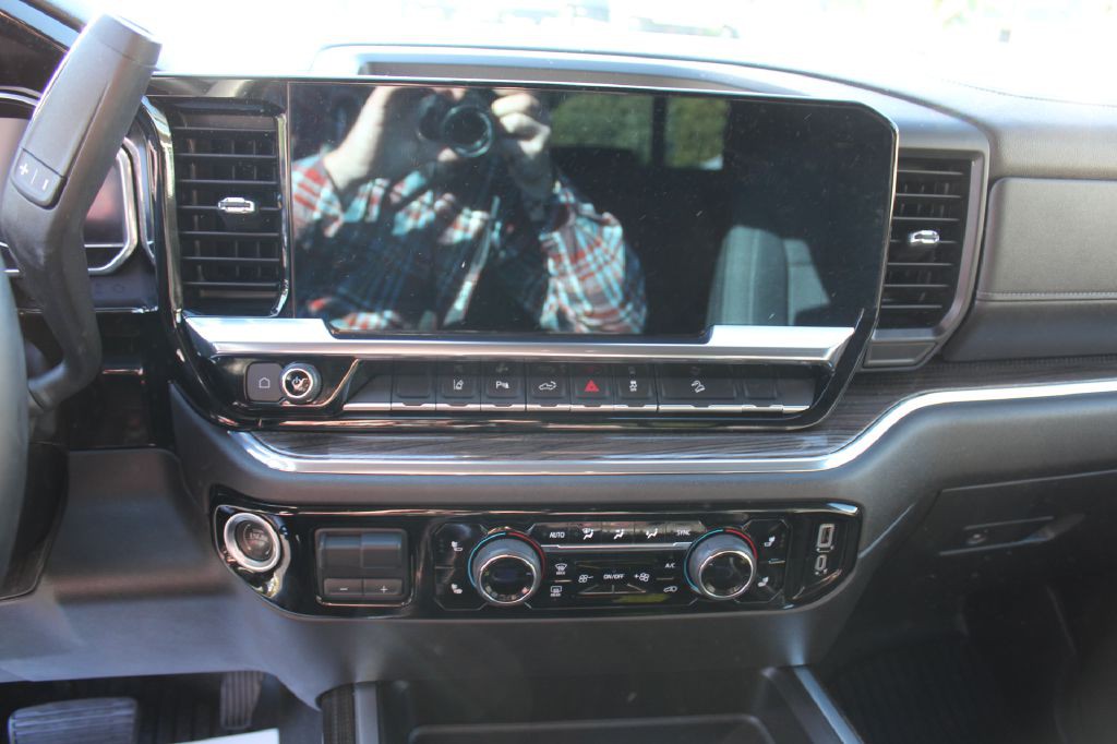 2024 Chevrolet Silverado 2500 Image 16